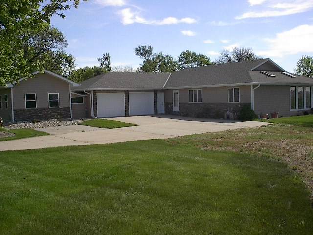 55061 Hwy 20 - Photo 1