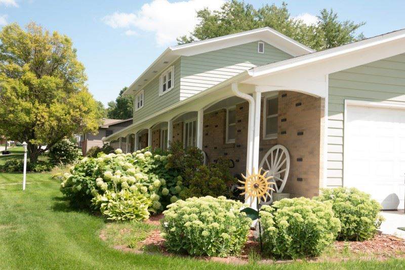 1313 Parkview Dr - Photo 1