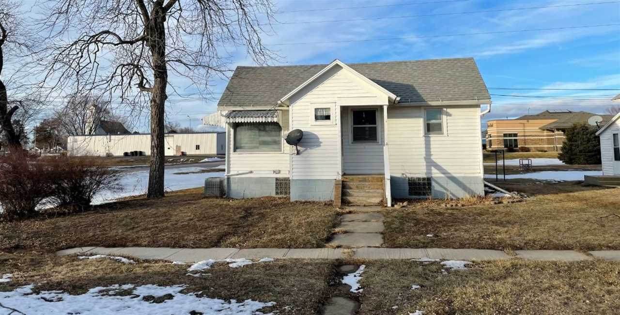 301 Locust Ave. - Photo 1