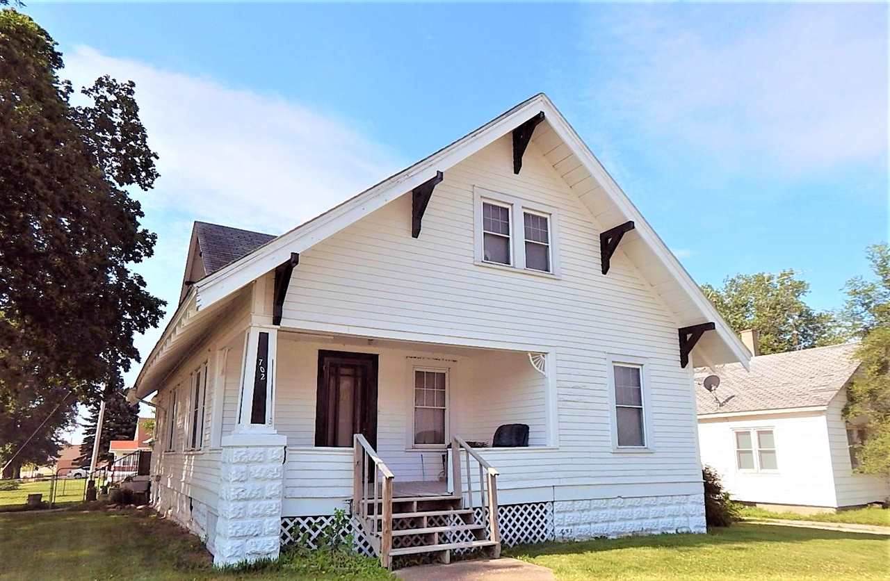 702 Park - Photo 1