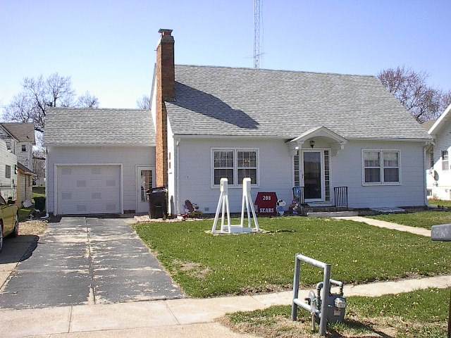 208 Main St - Photo 1