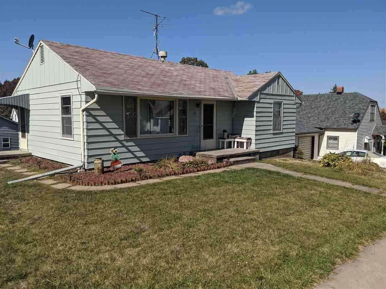 416 Pine - Photo 1
