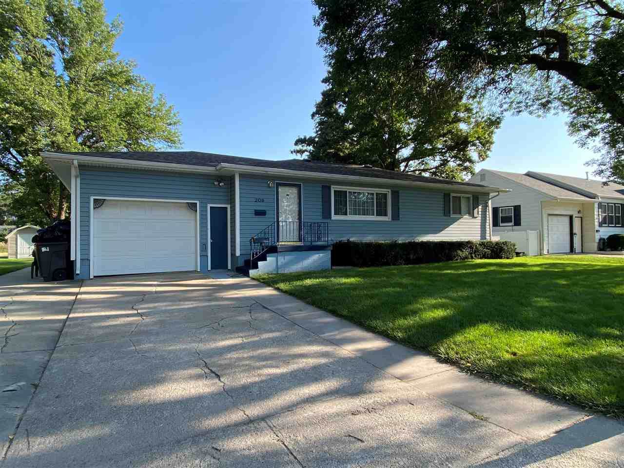 209 Maple - Photo 1