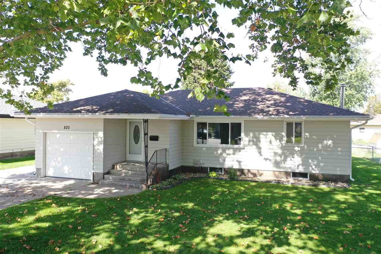 820 20th Street - Photo 1