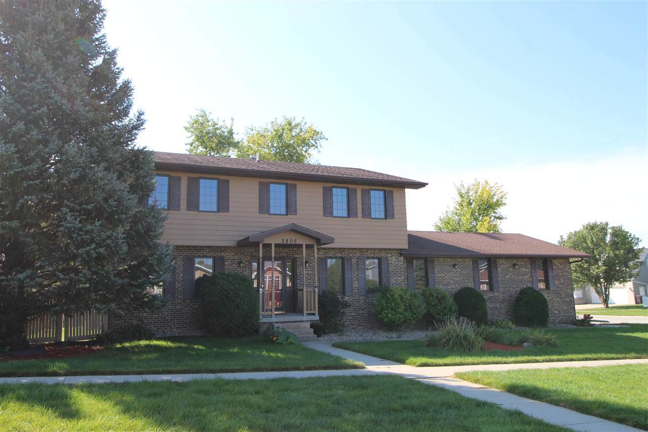 2805 Dover Dr - Photo 1