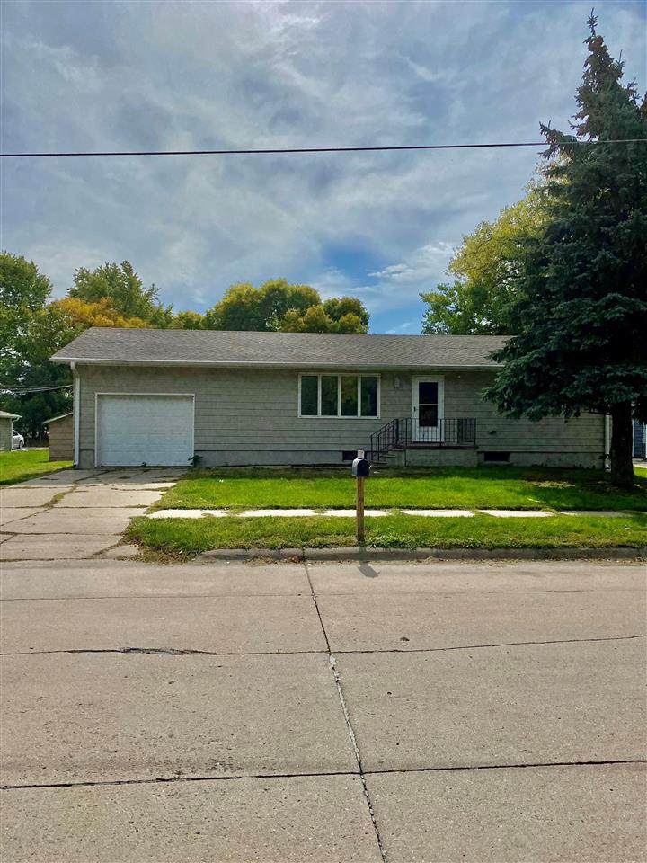 615 Elm Ave - Photo 1
