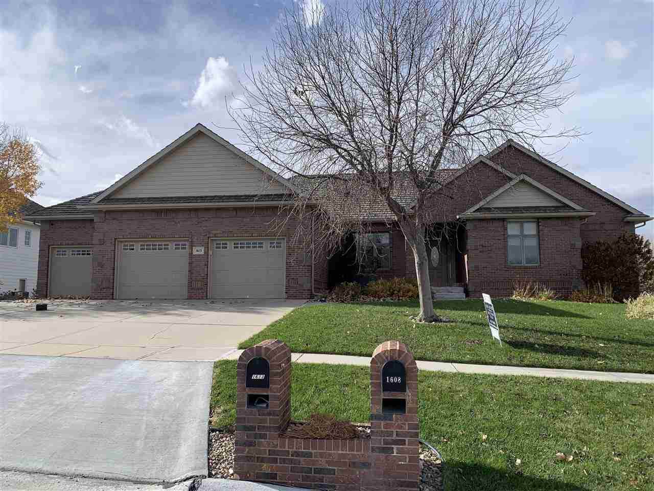 1613 Troon Street - Photo 1