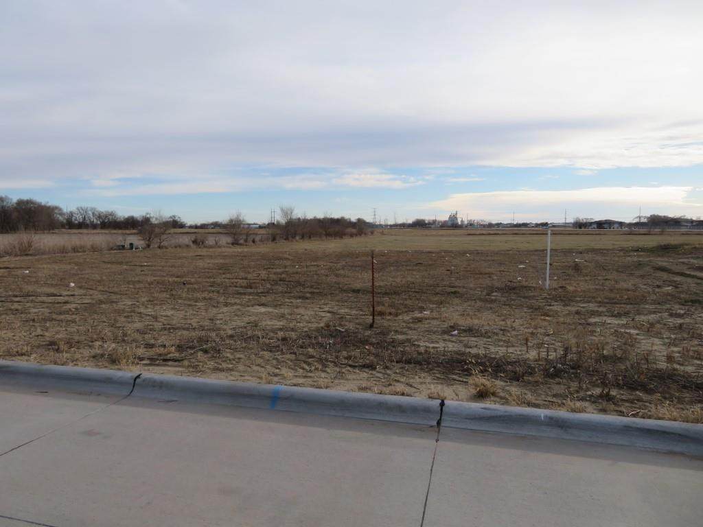 1502 Hayes Ave - Photo 1
