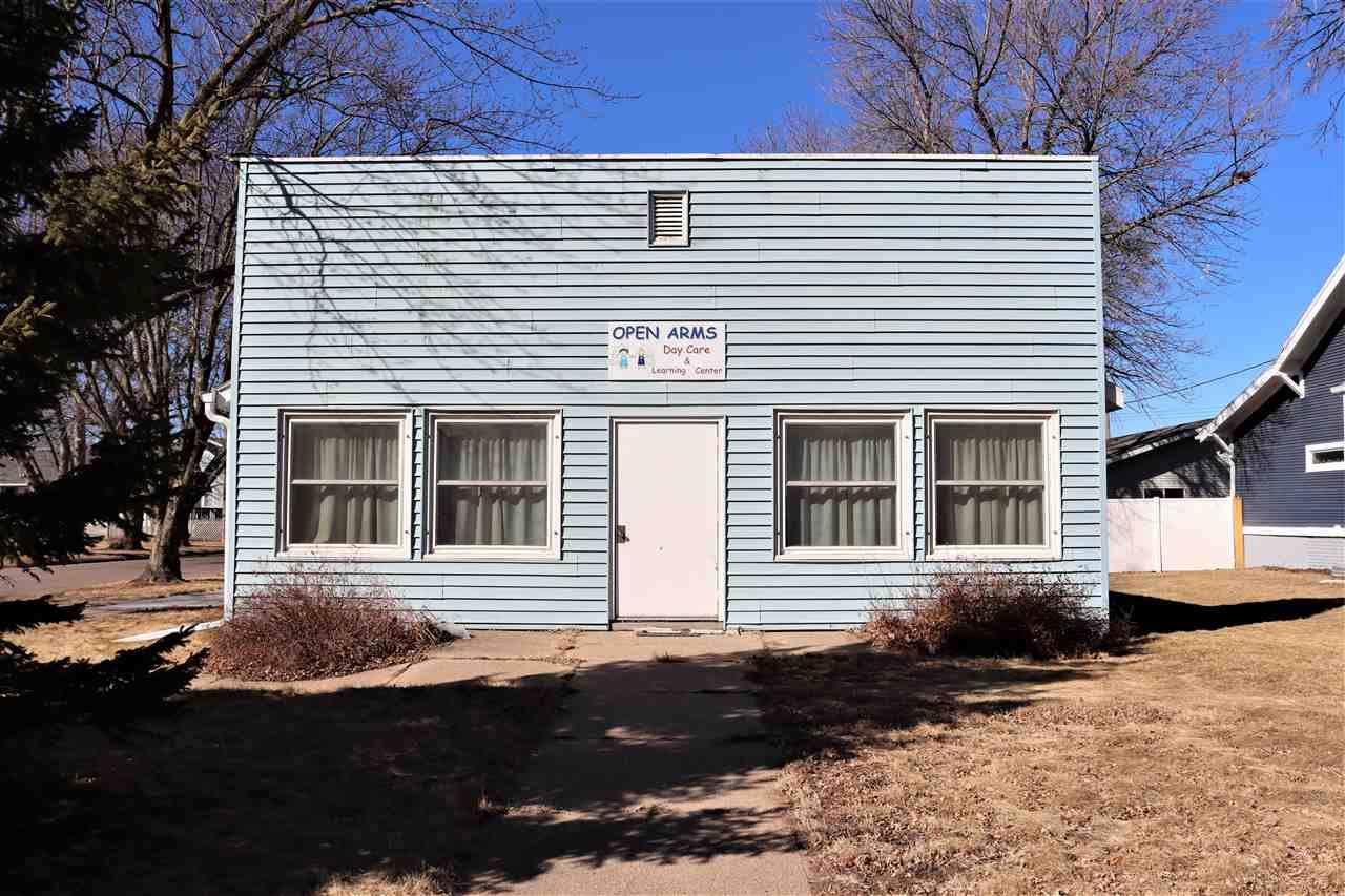 922 4th Street - Photo 1