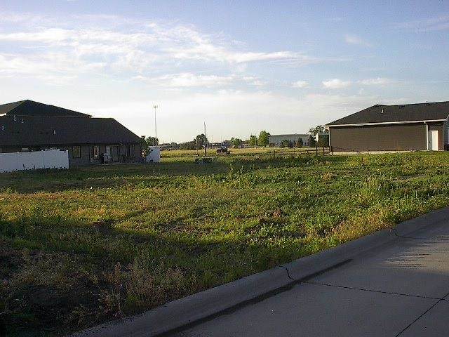 909 Ferguson Dr - Photo 1