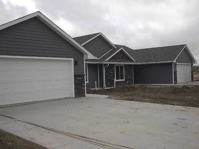 818 Chestnut - Photo 1