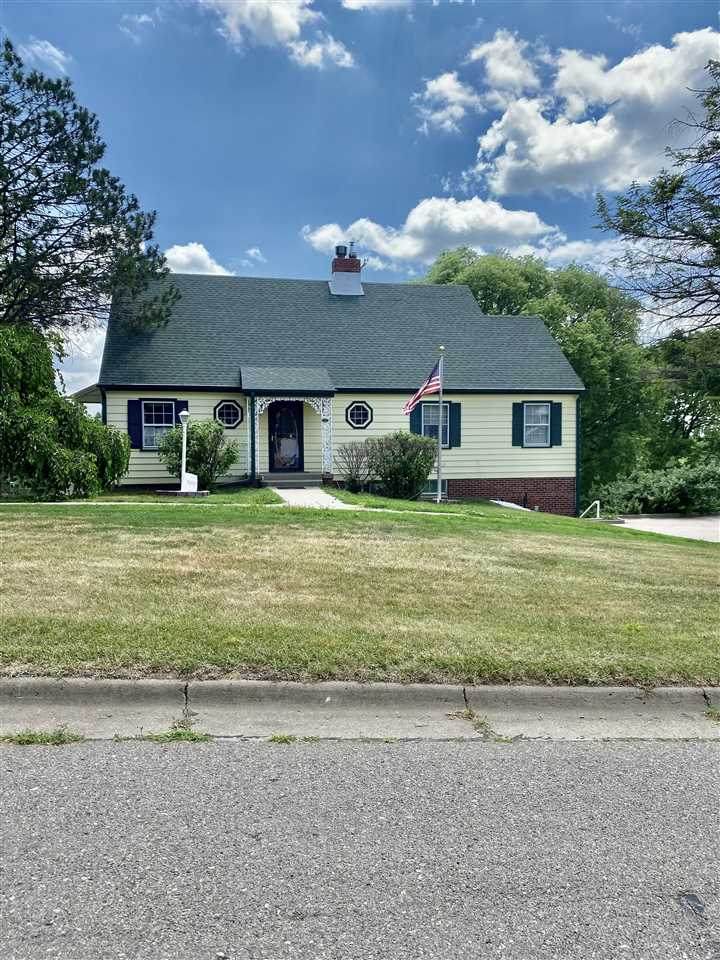 720 10th Street - Photo 1