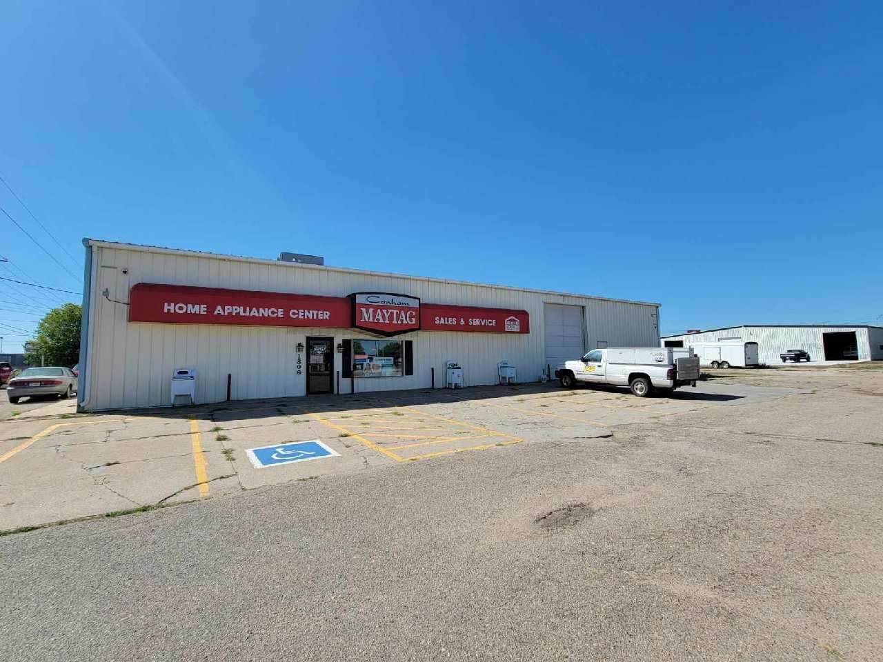1806 Omaha Ave. - Photo 1