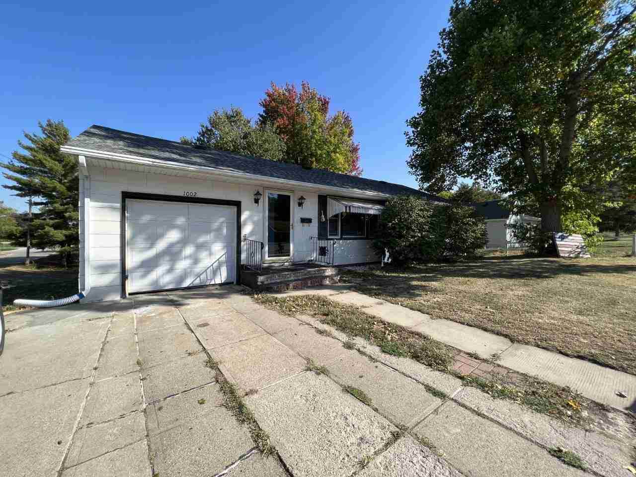 1002 Main - Photo 1