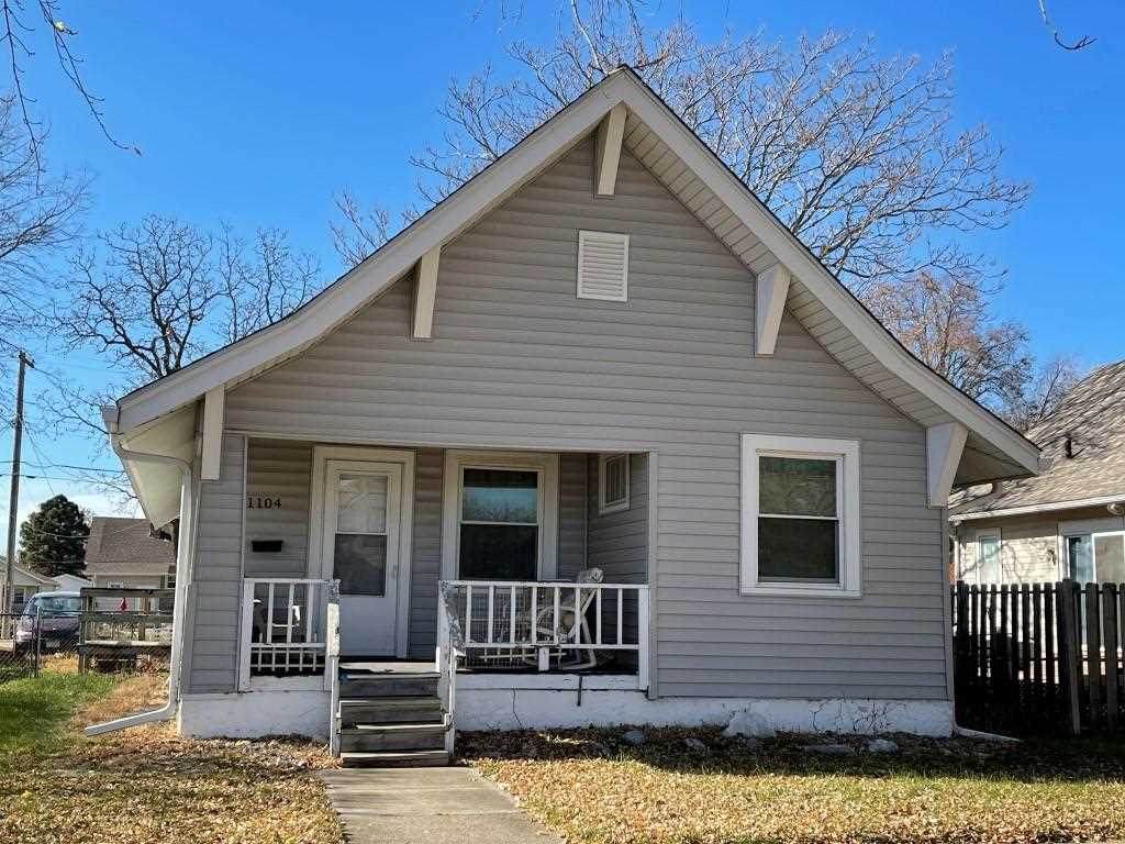 1104 Pierce St - Photo 1