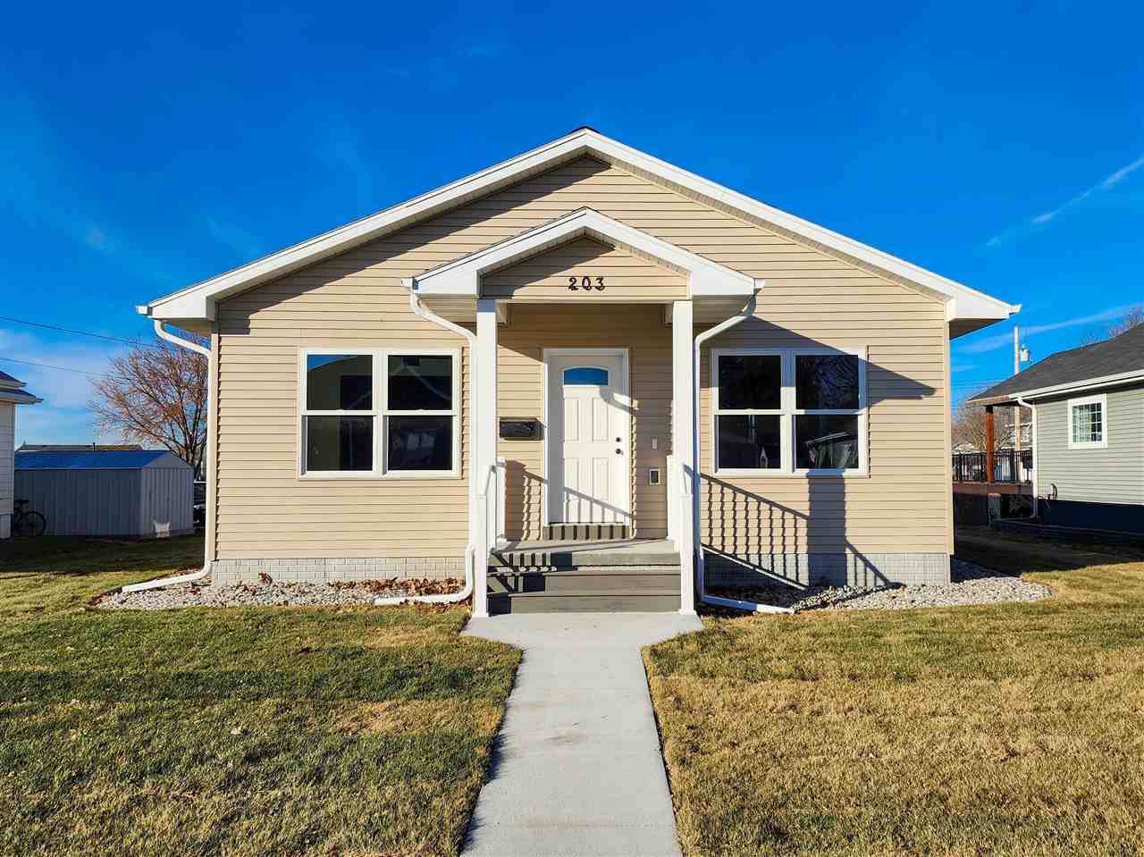 203 Pine - Photo 1