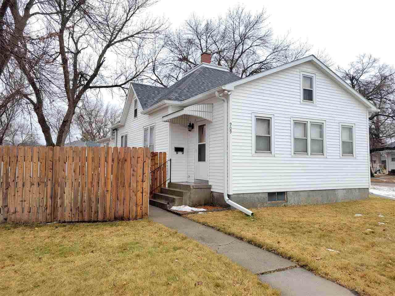 909 1st St. - Photo 1