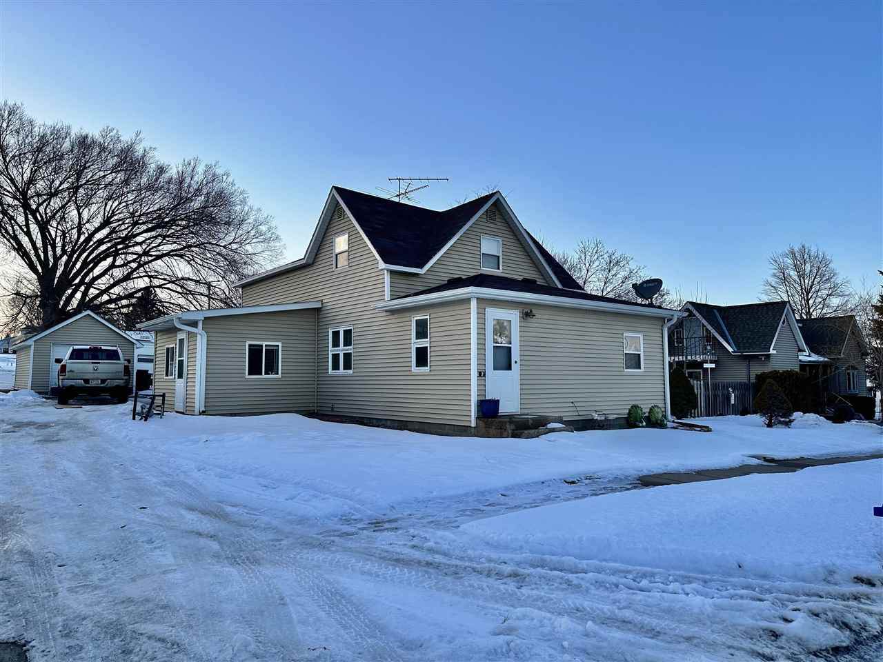 306 Summit - Photo 1