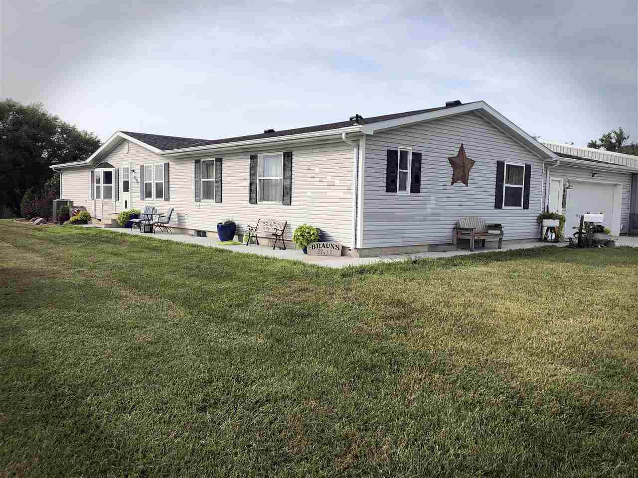 2801 Omaha Ave - Photo 1