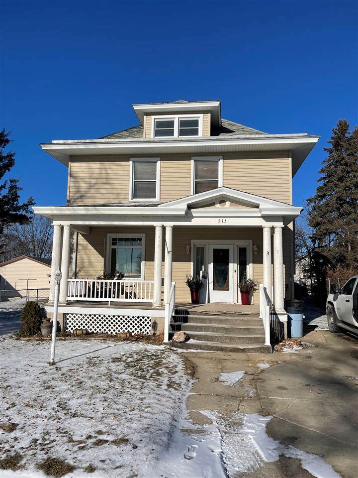 513 14th Street - Photo 1