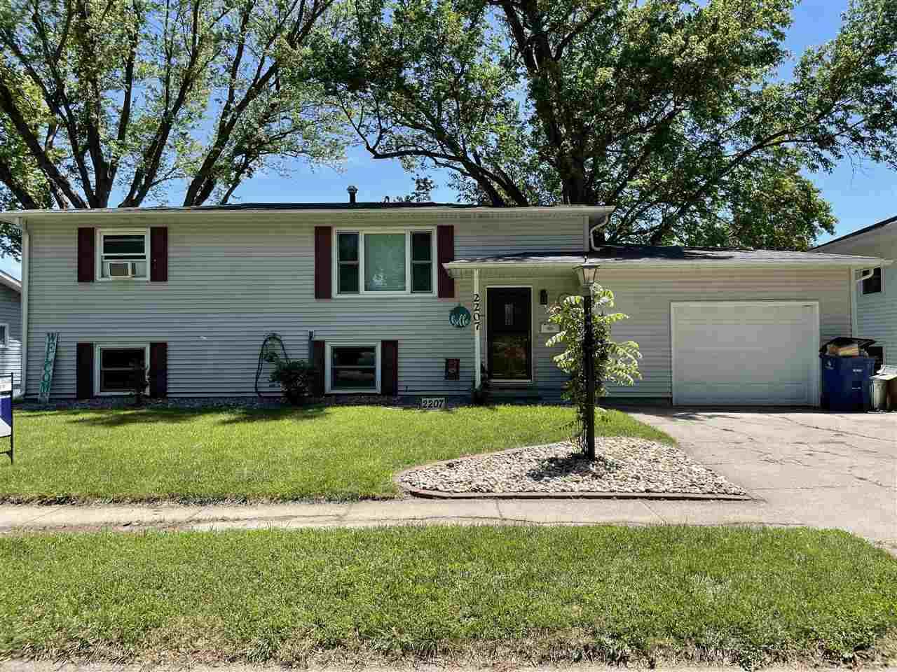 2207 Sunset Ave - Photo 1