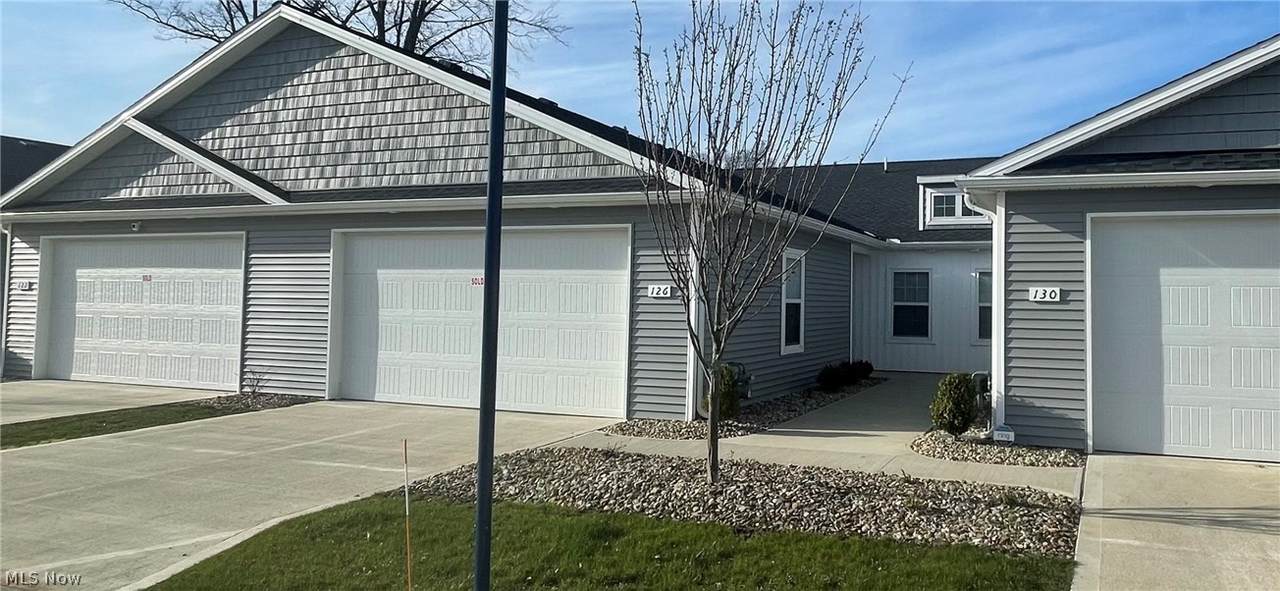 126 Fallen Oak Lane - Photo 1