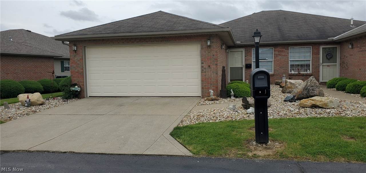 5 Ridgewood Drive - Photo 1