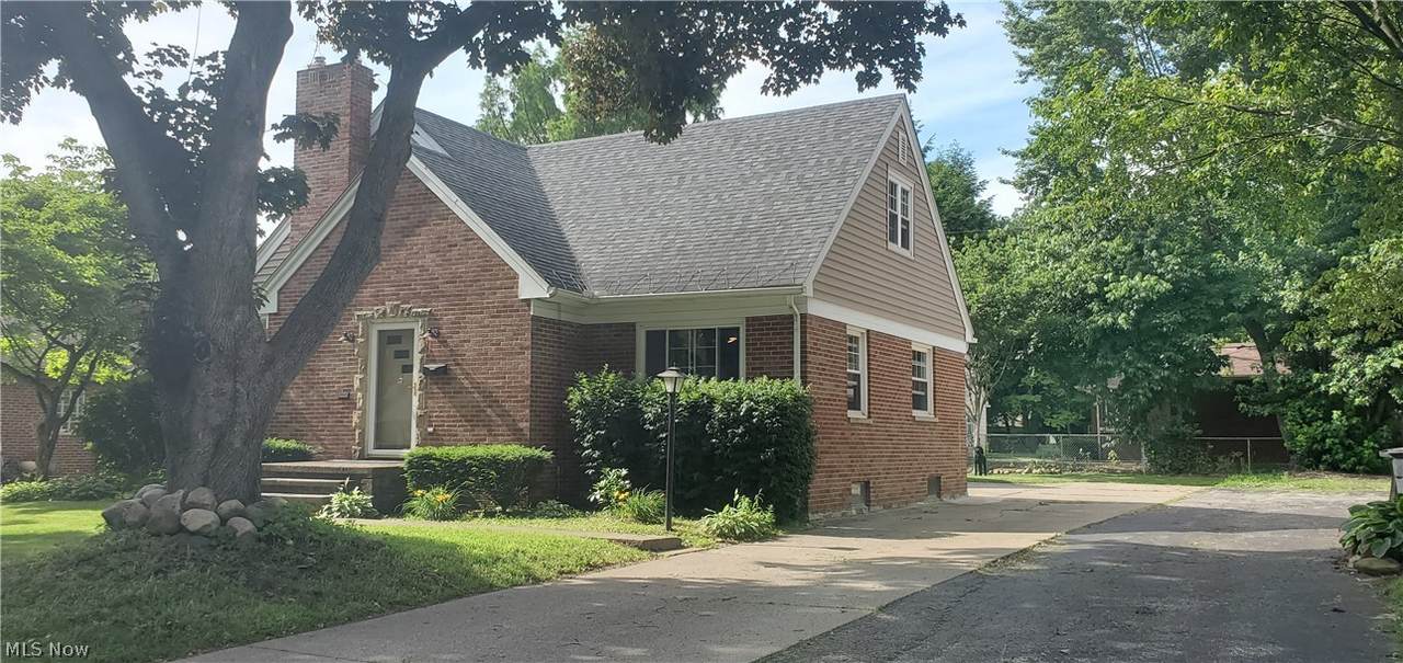 267 Malden Street - Photo 1