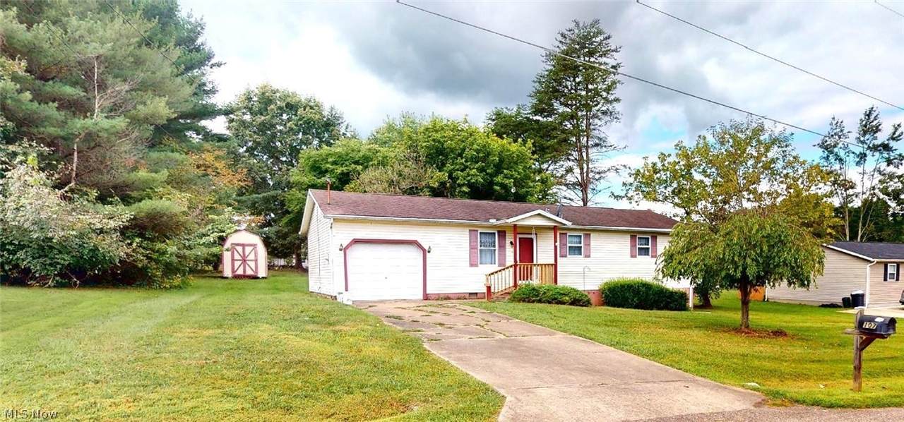 107 Pine Drive - Photo 1
