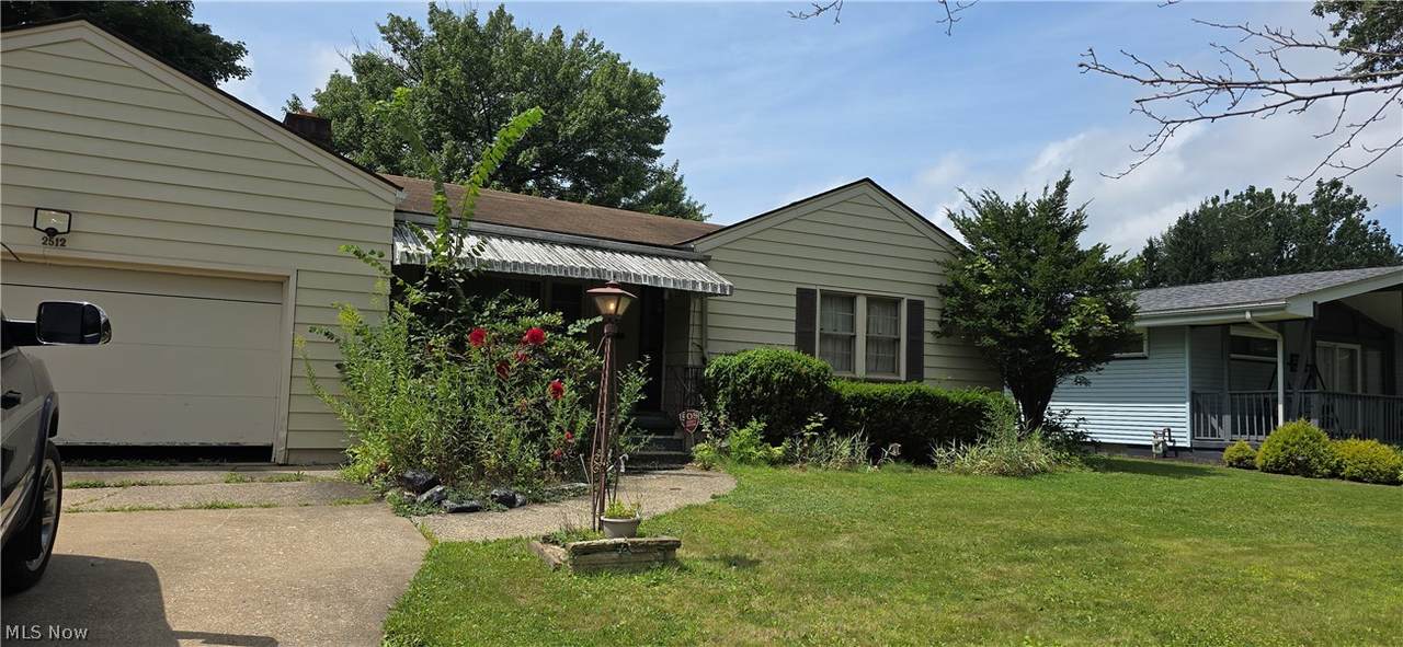 2512 Homestead Avenue - Photo 1