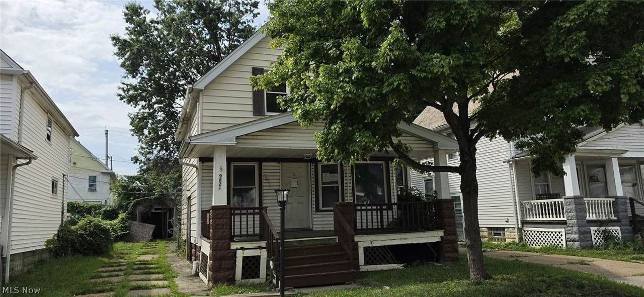 9821 Gambier Avenue - Photo 1