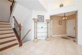 833 Lakeview Court - Photo 10