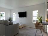 2055 44 Street - Photo 2