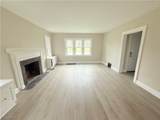 138 Roslyn - Photo 11