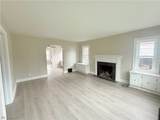 138 Roslyn - Photo 13