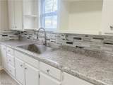 138 Roslyn - Photo 2