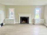 138 Roslyn - Photo 6