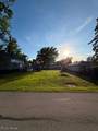 206 Oakwood Drive - Photo 2