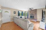 2253 Hi Vue Drive - Photo 3