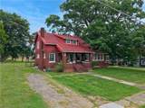 412 Oakwood Drive - Photo 2