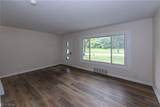 2024 Marhofer Avenue - Photo 4