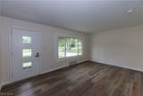 2024 Marhofer Avenue - Photo 5