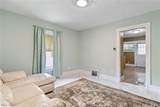777 Montana Avenue - Photo 3
