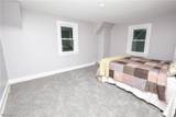 574 Moreley Avenue - Photo 14