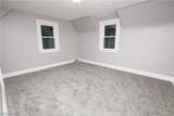 574 Moreley Avenue - Photo 15