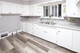 574 Moreley Avenue - Photo 9