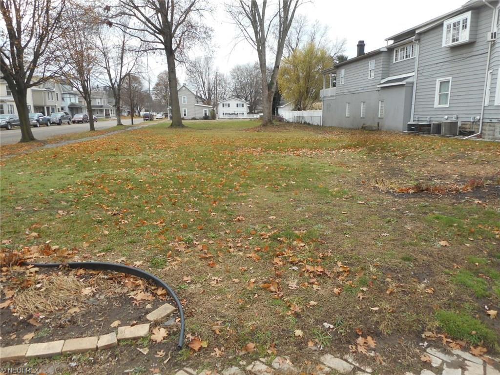 136 3rd St - Photo 1