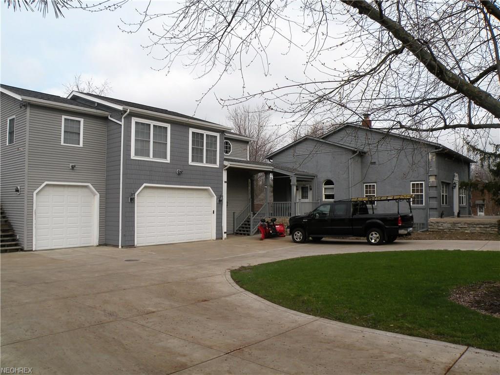 954 Woodward Dr - Photo 1
