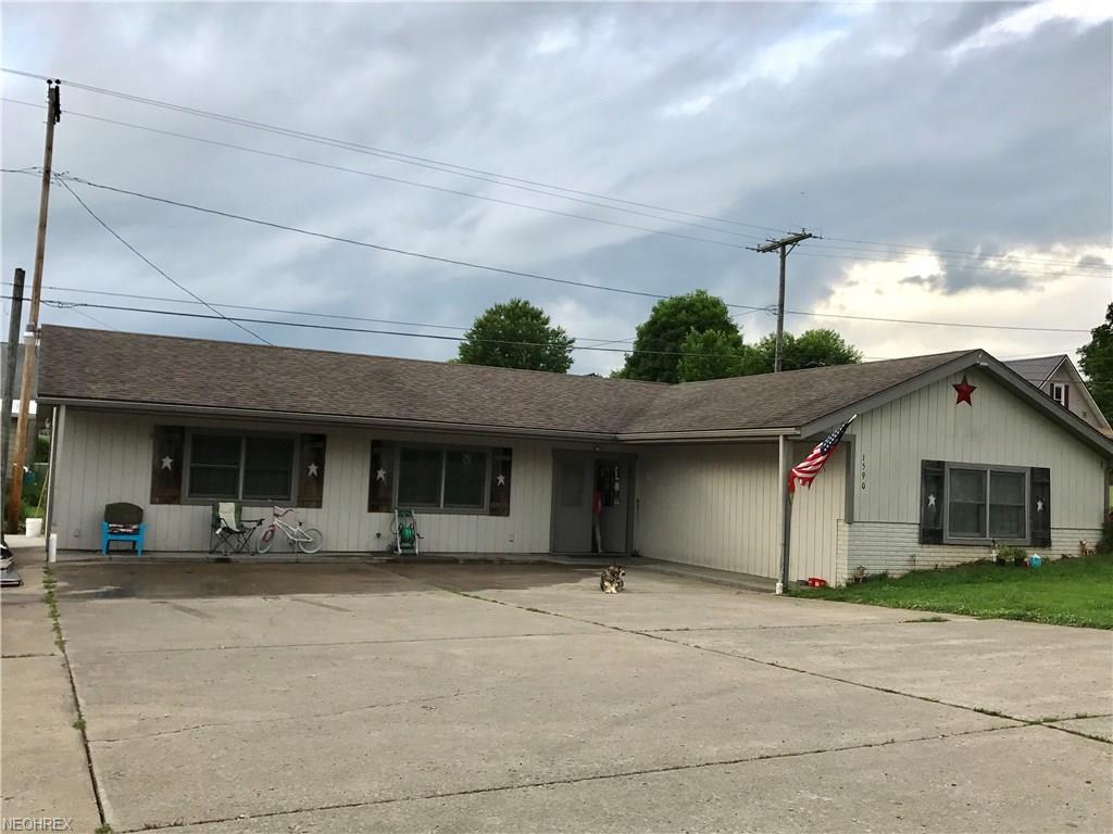 1590 Broadway St - Photo 1