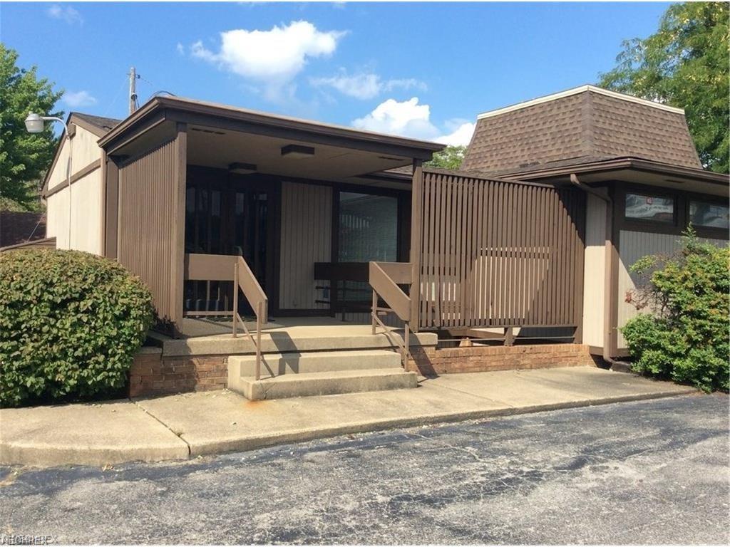 4810 Mahoning Avenue - Photo 1